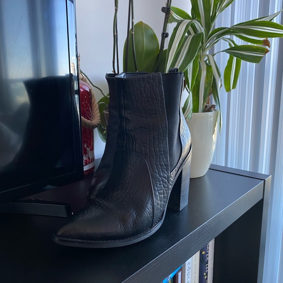 Sol Sana gorgeous boots - Picture 3 of 5